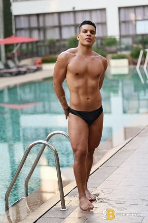 Gay Escort Jhon Young 23yr - trios