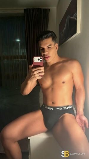 Gay Escort Jhon Young 24yr - exhibitionist