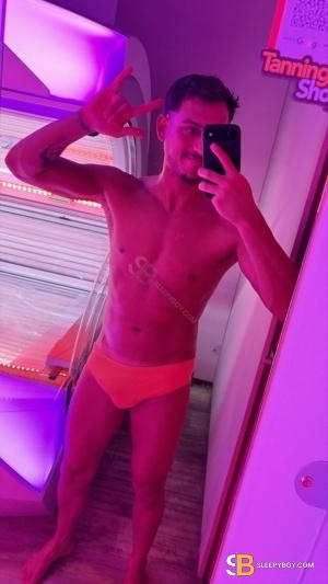 Bisexual Escort Victor 28yr - role