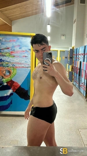 Gay Escort Mat 25yr - armpits