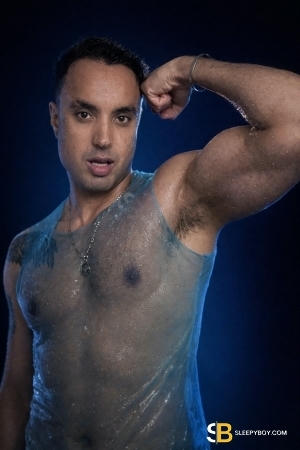 Gay Escort Danny 29yr - licking