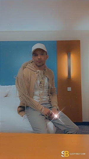 Gay Escort Travis 27yr - role