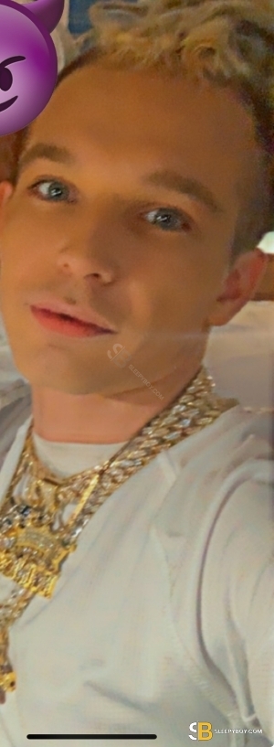 Gay Escort Travis 27yr - licking