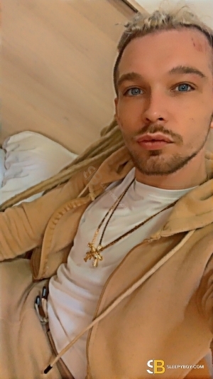 Gay Escort Travis 27yr - role