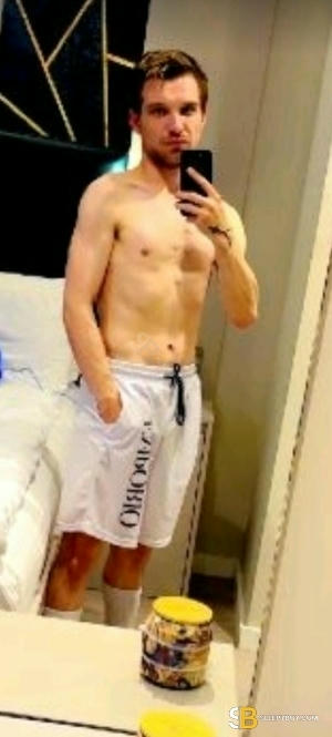 Gay Escort Travis 27yr - sucking