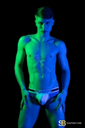 Gay Escort Henry Brat 20yr - sucking