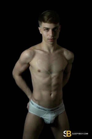 Gay Escort Henry Brat 20yr - sucking