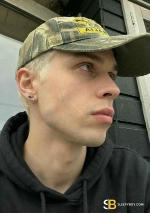 Gay Escort Henry Twink 21yr - role