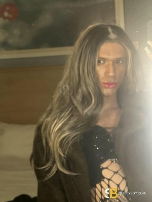 Gay Escort Omi 26yr - cum on face