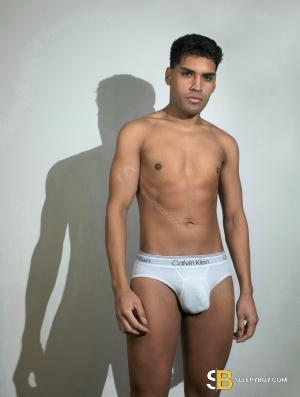 Gay Escort Papi 24yr - double penetration