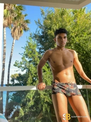 Bisexual Escort Papi 24yr - exhibitionist