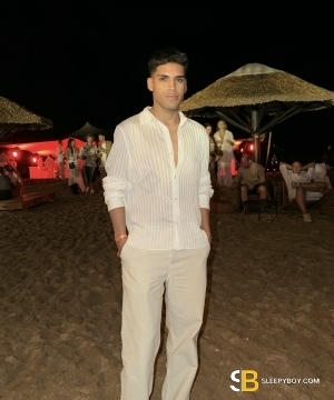 Bisexual Escort Papi 24yr - trios