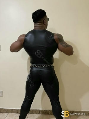 Bisexual Escort Jhony-xxl 29yr - gangbang