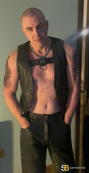Gay Escort Nick 47yr - trios