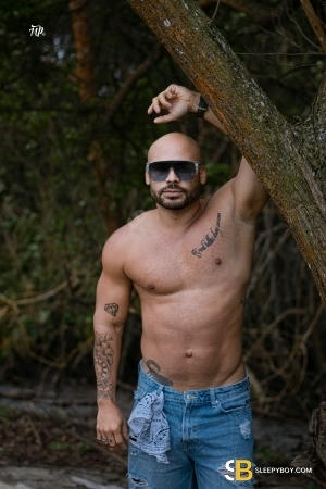 Bisexual Escort Matheus 28yr - role