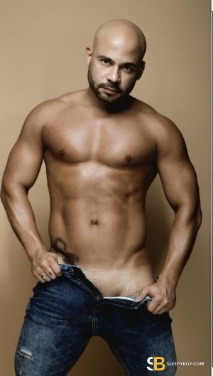 Bisexual Escort Matheus 28yr - licking