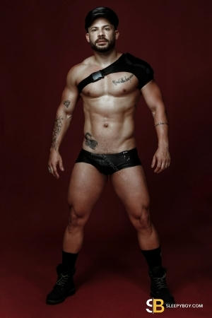 Bisexual Escort Matheus 28yr - licking