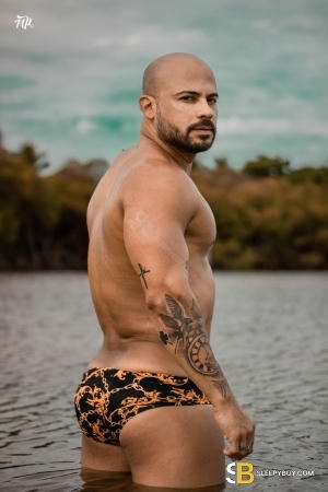 Bisexual Escort Matheus 28yr - licking