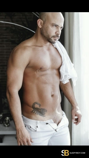 Bisexual Escort Matheus 28yr - licking