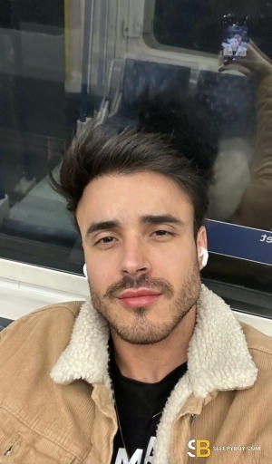 Gay Escort Felipe 28yr - licking