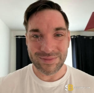 Gay Escort Mikey 37yr - role