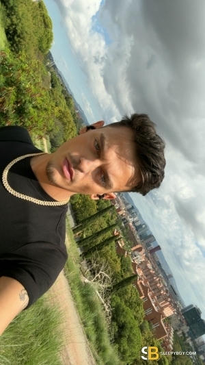 Gay Escort Jay 26yr - licking