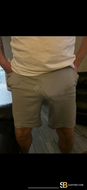 Bisexual Escort Alan 48yr - cum on body