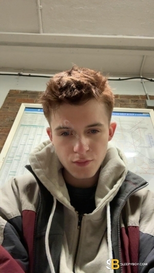 Gay Escort Rory 19yr - role