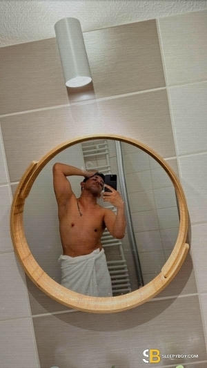 Bisexual Escort Leo 30yr - licking