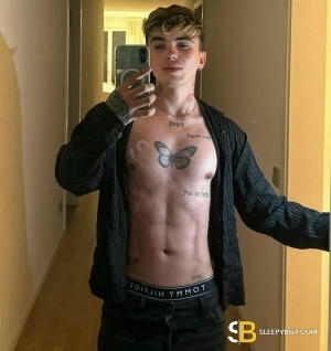 Gay Escort Matteo 22yr - role