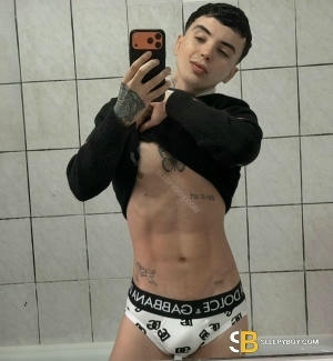 Gay Escort Matteo 22yr - role