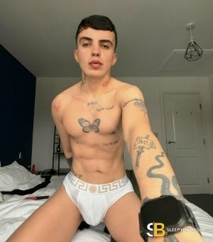 Gay Escort Matteo 22yr - role