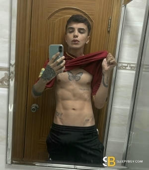 Gay Escort Matteo 22yr - role