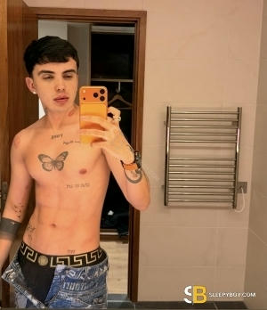 Gay Escort Matteo 22yr - role