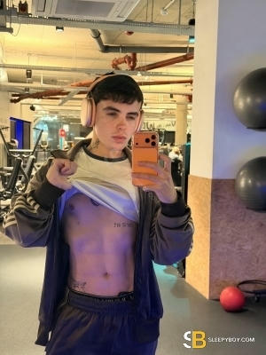 Gay Escort Matteo 22yr - role