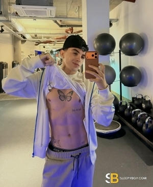 Gay Escort Matteo 22yr - role