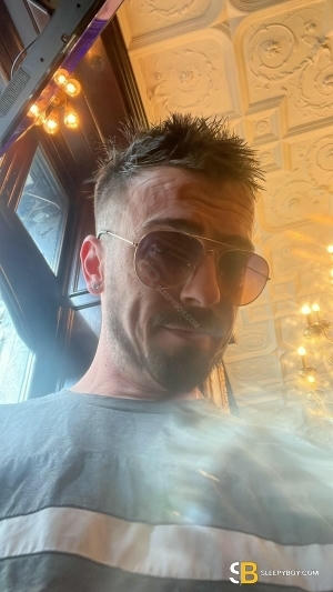 Gay Escort Jamie 31yr - sucking