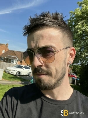 Gay Escort Jamie 31yr - sucking