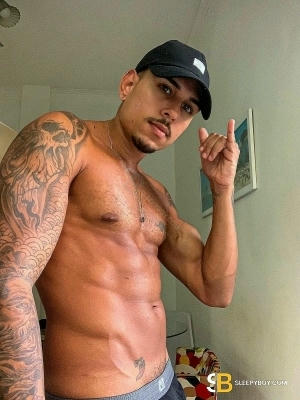 Bisexual Escort Anderson Carlos 28yr - licking