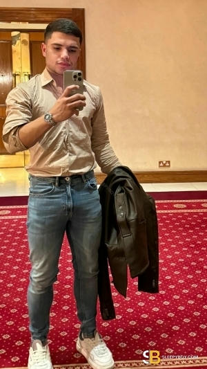 Bisexual Escort Enzo T&uacute;lio 21yr - massage