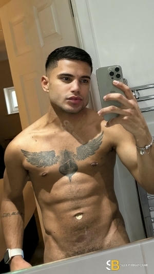 Bisexual Escort Enzo T&uacute;lio 21yr - double penetration