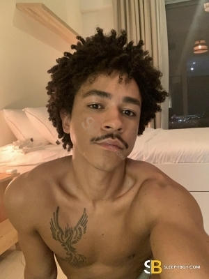 Gay Escort Curly Bronze 23yr - role
