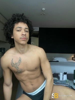 Gay Escort Jorge Curly 23yr - licking