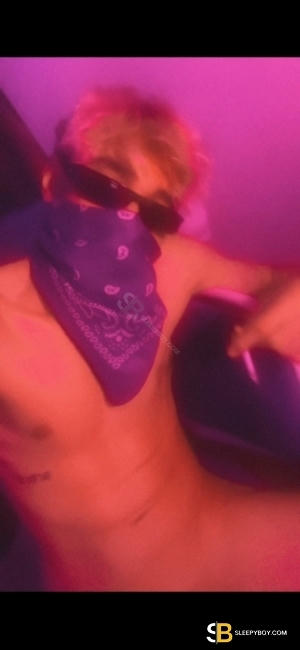 Bisexual Escort Guilherme 25yr - cum eating