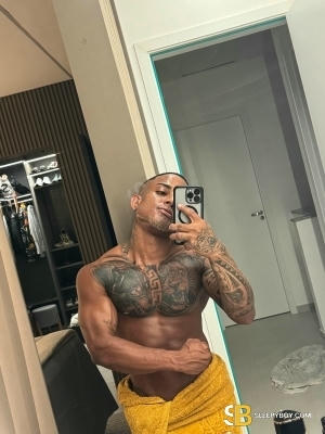 Bisexual Escort Hot Cousins 27yr - licking