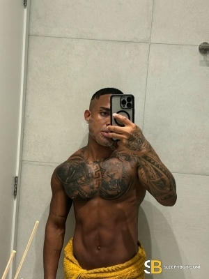 Bisexual Escort Hot Cousins 27yr - licking