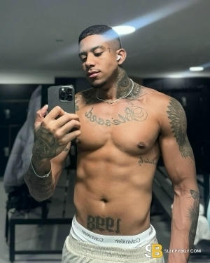 Bisexual Escort Hot Cousins 27yr - licking