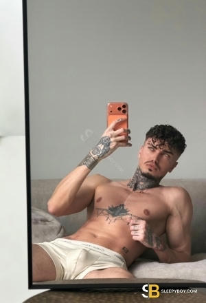 Gay Escort Logan 25yr - role