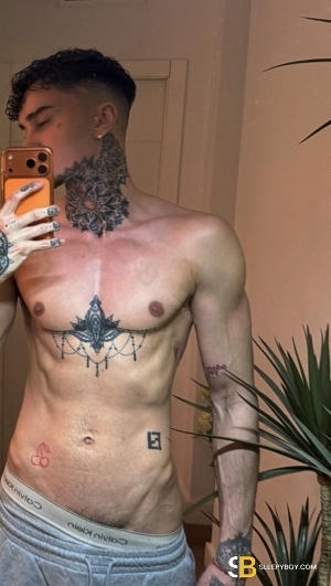 Gay Escort Logan 25yr - role