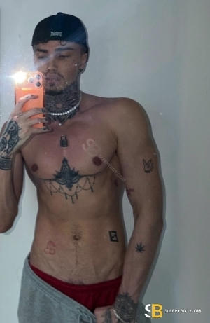 Gay Escort Logan 25yr - role